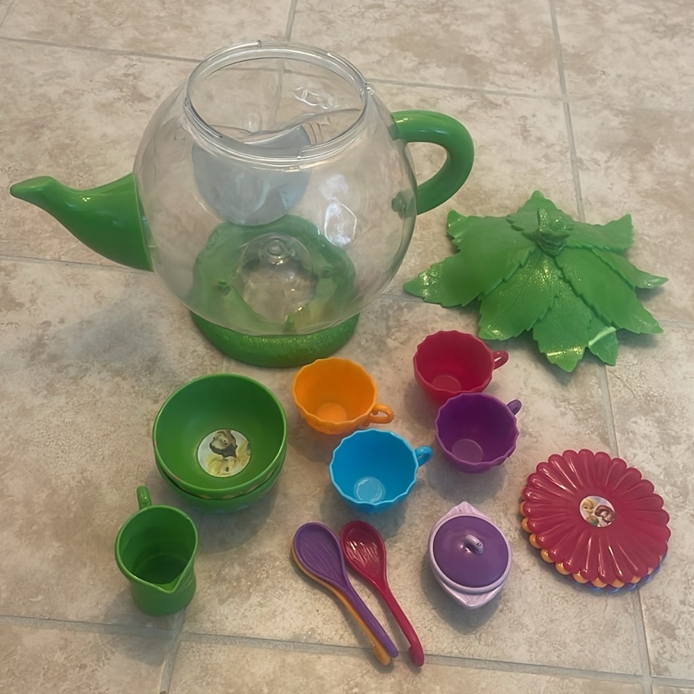 Tinkerbell Teapot Plastic Dish Set​